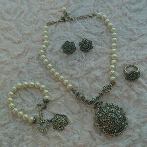 HEIDI DAUS "UNFORGETTABLE LAVALIERE" BEADED CRYSTAL LOCKET DROP NECKLACE SET